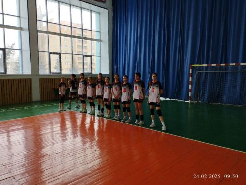 Команда „Уруссинка“ дебютировала на республиканском турнире по волейболу в Туймазах