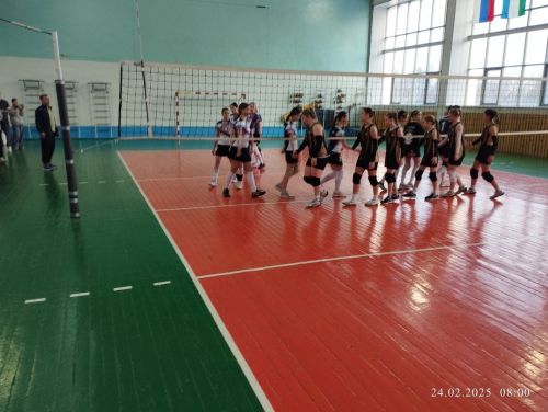 Команда „Уруссинка“ дебютировала на республиканском турнире по волейболу в Туймазах