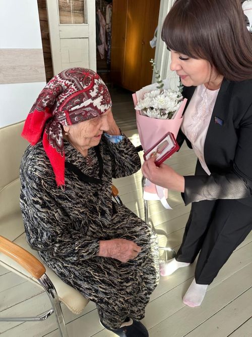 Тепло и уважение: вручение медалей ветеранам Ютазинского района