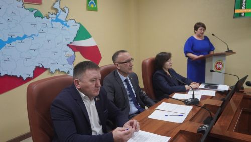 Итоги работы за 2024 год отдела социальной защиты обсудили на еженедельном совещании
