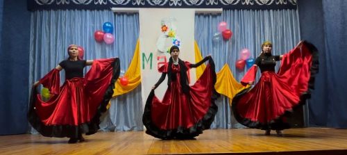 Праздничный концерт ко Дню 8 Марта в Старо-Уруссинской школе