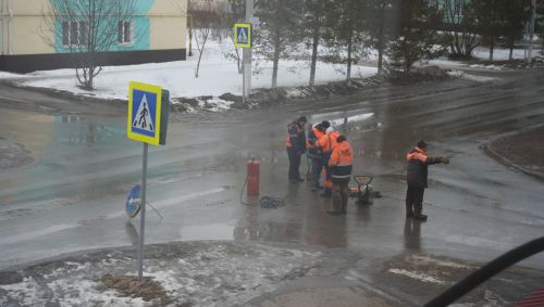 В Уруссу начался ямочный ремонт дорог с использованием холодного асфальта
