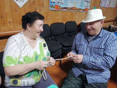 В Ново-Каразерикском сельском клубе прошел увлекательный мастер-класс по вязанию крючком для начинающих
