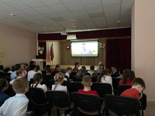 Показ фильма «Испытание аулом» в Уруссинской школе № 1