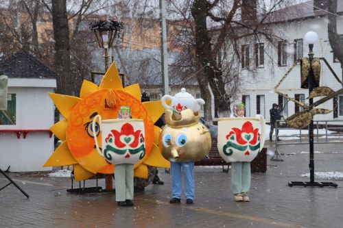 Науруз в Уруссу: весенний праздник объединил жителей на площади РДК