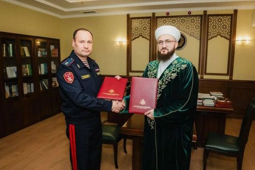 Муфтий Татарстана и глава Росгвардии по РТ обсудили планы по сотрудничеству