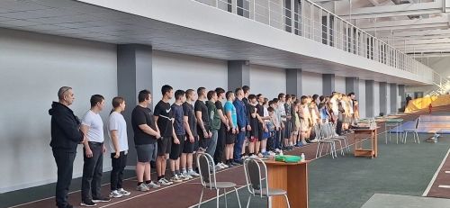 50 участников открытого турнира по гиревому спорту в Уруссу