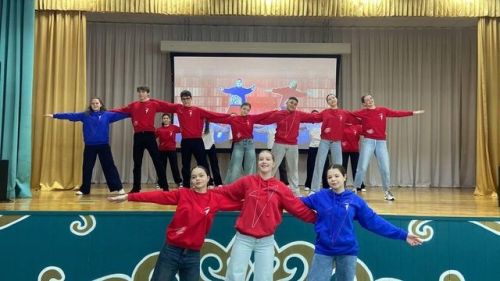Праздничный концерт в честь 8 Марта: весеннее настроение в гимназии