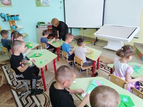 Творческий час «Чудесный день 8 Марта» в Байрякинской сельской библиотеке