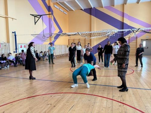 Яркий праздник в честь 8 Марта в Ютазинской школе