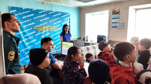 Юные исследователи безопасности: экскурсия в мир пожарных героев!