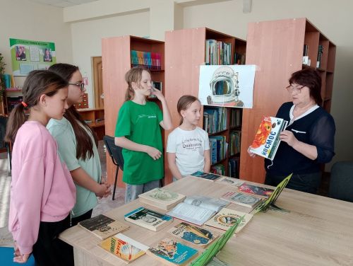 Интеллектуальный квиз «Это просто космос» в сельской библиотеке