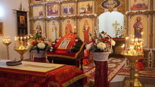 Пасхальное богослужение в Свято-Никольском храме Уруссу собрало верующих