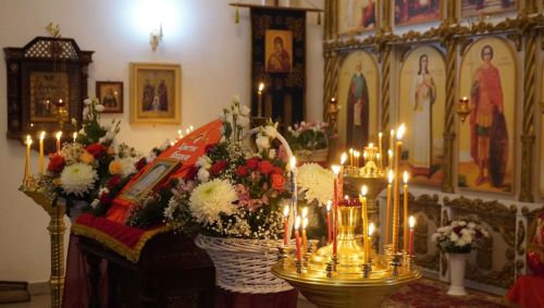 Пасхальное богослужение в Свято-Никольском храме Уруссу собрало верующих