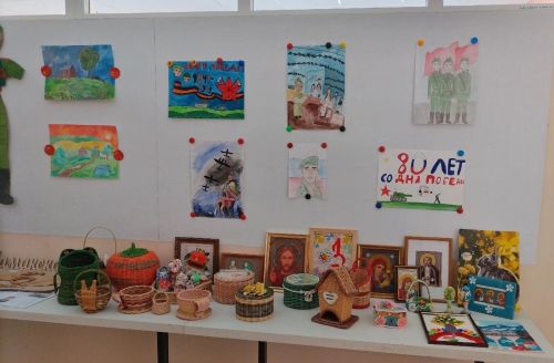 В Дым-Тамакской школе открылась выставка «Храня историю и народное творчество»