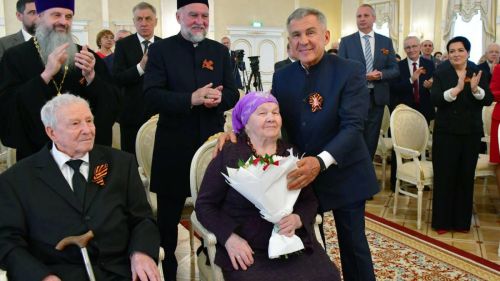 Татарстан наградил ветеранов и деятелей культуры