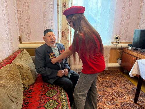 Активисты Уруссинской школы №2 присоединились к акции «Георгиевская лента»