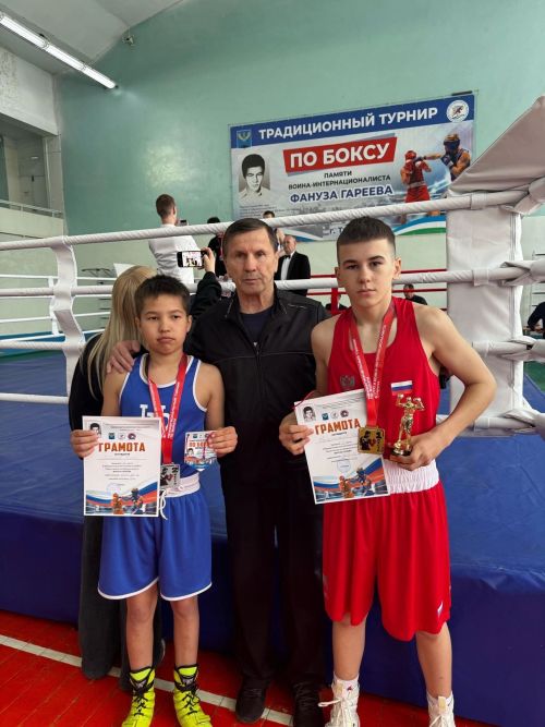 Спортивные успехи юных боксеров на турнире в Туймазах