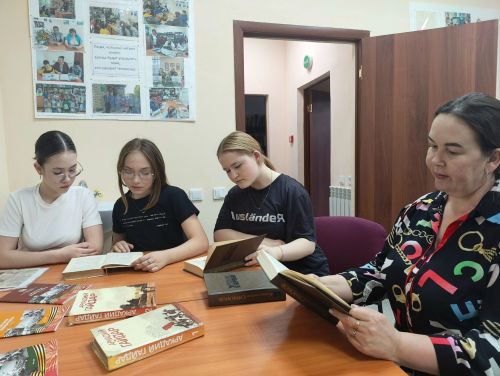 В Подгорновской сельской библиотеке прошли громкие чтения «Читаем книги о войне»