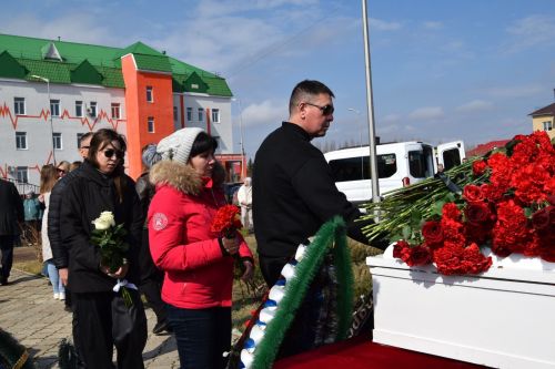 Ютазинцы попрощались со своим славным сыном