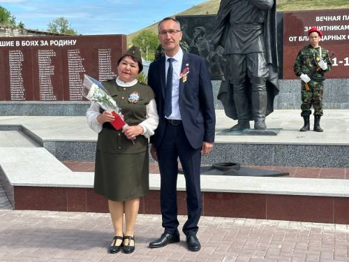 Мәңгелек ут яна мәңгегә, каһарманнар искә төшә шул мәлдә...