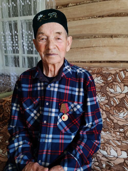 Где бы ни был, отовсюду тянуло домой