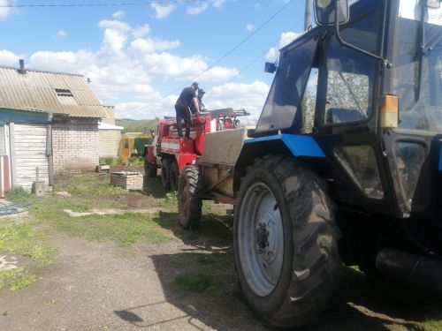 Пожар в поселке Урал: повреждена баня, причина устанавливается