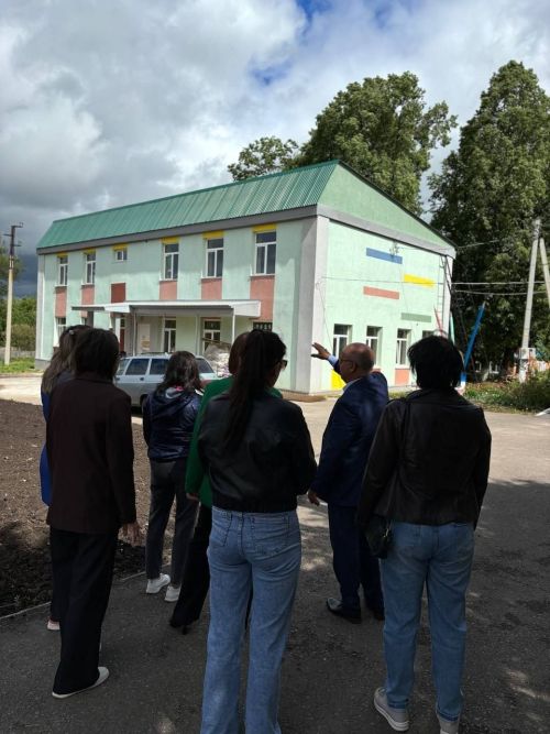 Встреча родителей с директором школы о ремонте