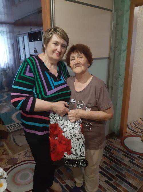 Активисты ТОС Ютазинского района поздравили ветеранов и детей войны с Днём Победы
