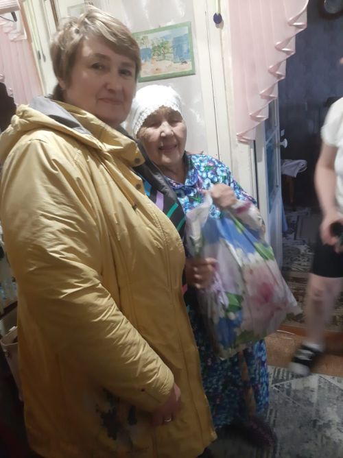 Активисты ТОС Ютазинского района поздравили ветеранов и детей войны с Днём Победы
