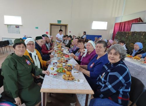 В Старом Каразерике отметили 80-летие Великой Победы и открыли обелиск труженикам тыла