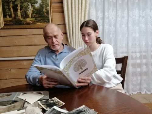 … И встала вся страна наша огромная