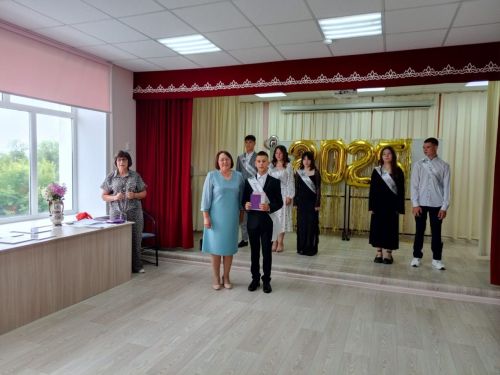 Торжественная церемония вручения аттестатов в школе им. Г. Вильданова