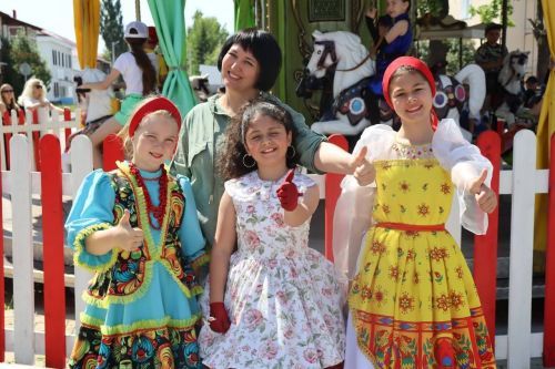 День защиты детей на площади РДК