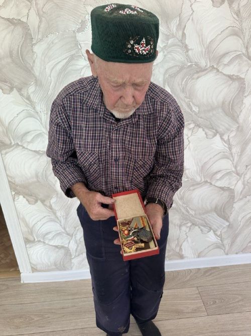 Искра из приемника или Как сломанный радиоприемник зажег любовь