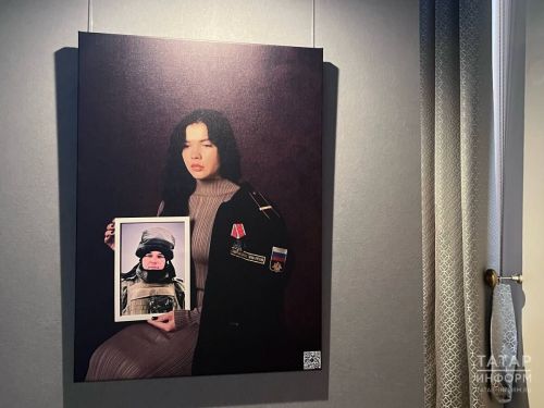 В Казани состоялось открытие фотоэкспозиции, посвященной семьям героев спецоперации