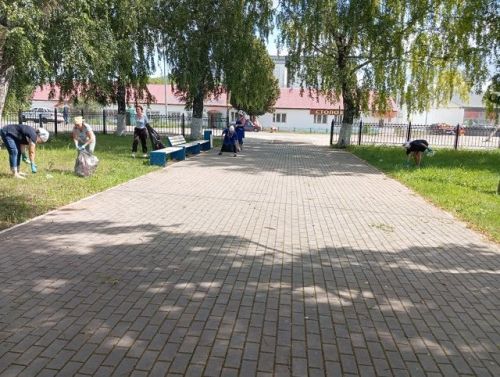 Субботник на территории парка и обелиска