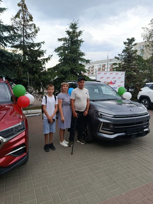 Ветерану СВО из села Ютаза вручили ключи от автомашины