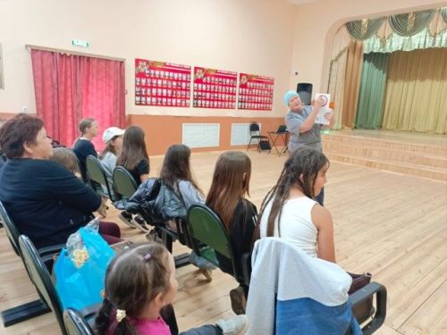 Профилактическая беседа по ПДД «Тише едешь — дальше будешь» в Байрякинском сельском доме культуры