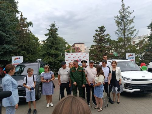 Ветерану СВО из села Ютаза вручили ключи от автомашины