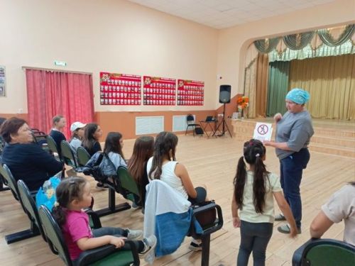Профилактическая беседа по ПДД «Тише едешь — дальше будешь» в Байрякинском сельском доме культуры