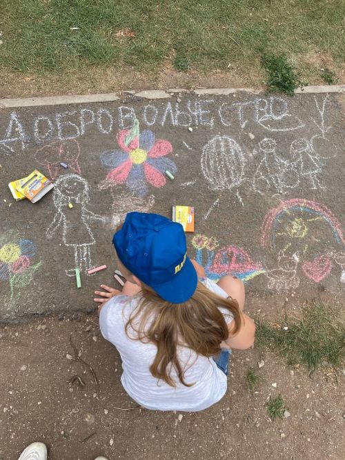 «Дворовый лагерь» взорвался красками, энергией и добрыми делами!