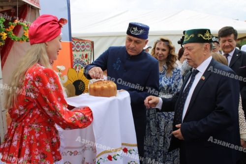 Фестиваль «Чатыр тауда җыен» в Азнакаево