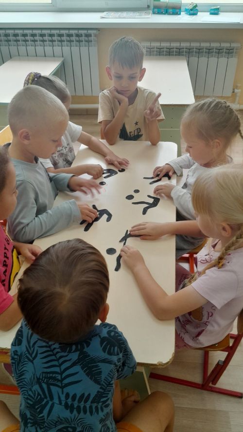 В Уруссинском детском саду № 3  рисовали на тему спорта