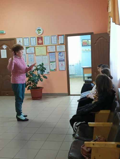 В Абсалямовском сельском доме культуры прошел информационный час «Осторожно, мошенники»