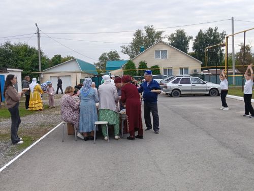 Улица дружбы и добрососедства                                                                                                      В Абсалямово отметили праздник улицы Советской