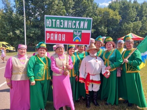 Старо-Уруссинский СДК представил район на фестивале «Луковая долина»