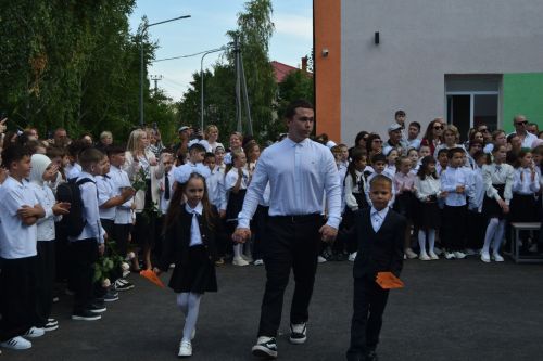 Торжественные линейки как начало большого пути школьников