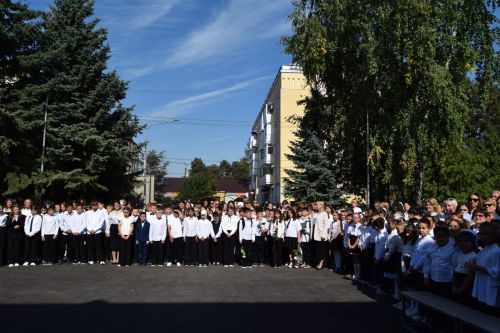 Торжественные линейки как начало большого пути школьников