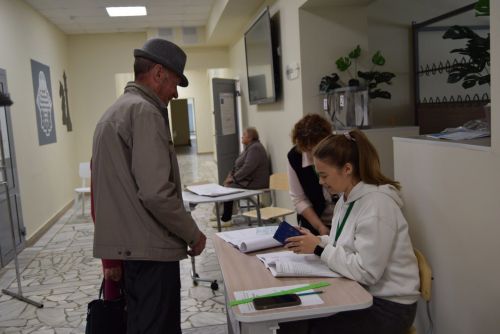 Глава Ютазинского района проголосовал одним из первых